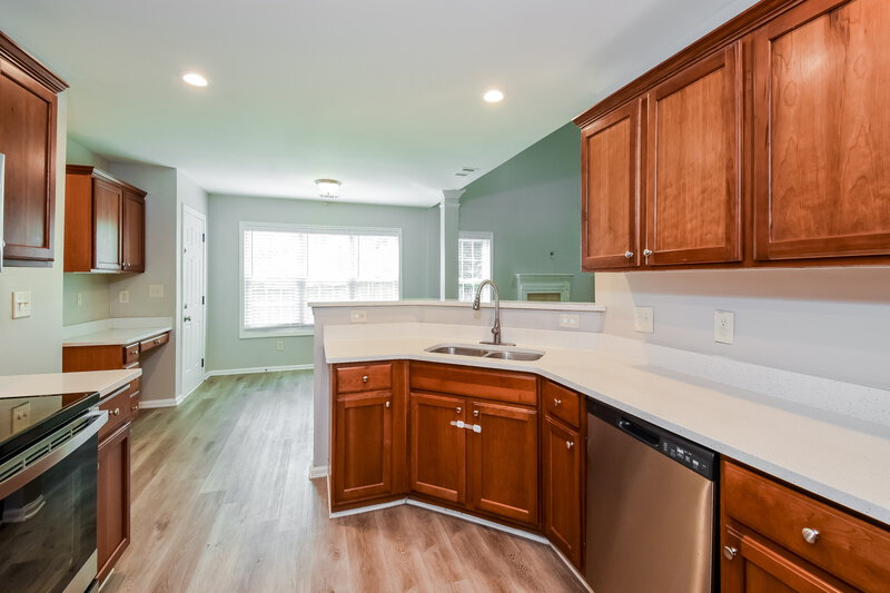 2,230/Mo, 6176 Mulberry Park Dr Braselton, GA 30517 Kitchen View