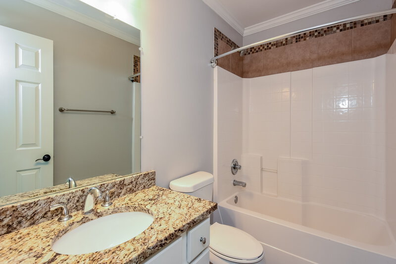 2,230/Mo, 6176 Mulberry Park Dr Braselton, GA 30517 Bathroom View