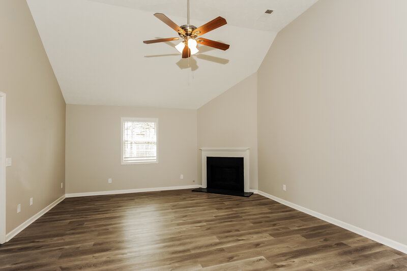 1,775/Mo, 812 Overlook Trl Canton, GA 30115 Living Room View