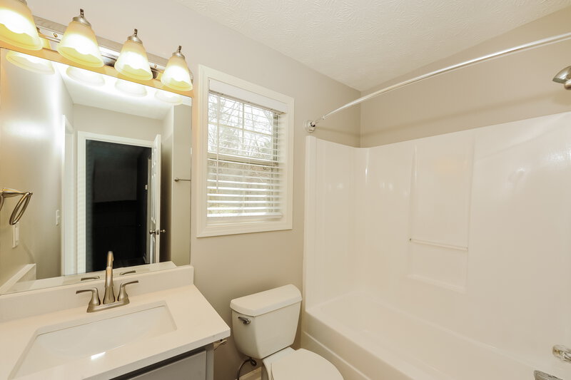 1,775/Mo, 812 Overlook Trl Canton, GA 30115 Bathroom View