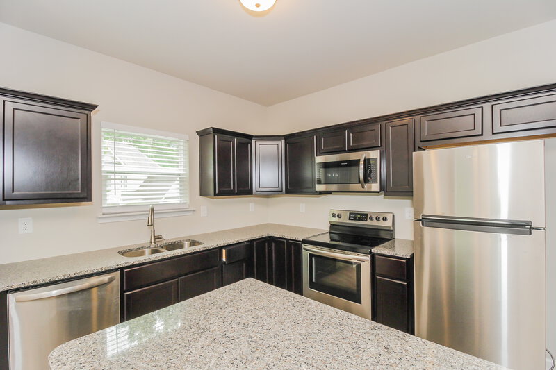 2,505/Mo, 121 Danville Trl Dallas, GA 30132 Kitchen View