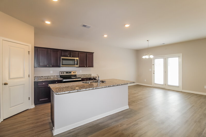 2,400/Mo, 275 Sinclair Way Monroe, GA 30655 Kitchen View