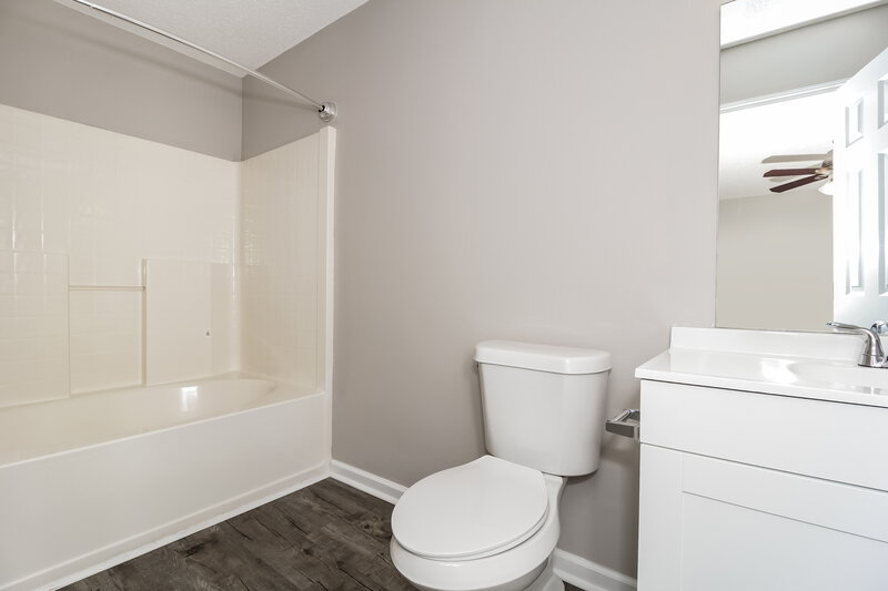 1,795/Mo, 3736 Longview Dr Douglasville, GA 30135 Main Bathroom View