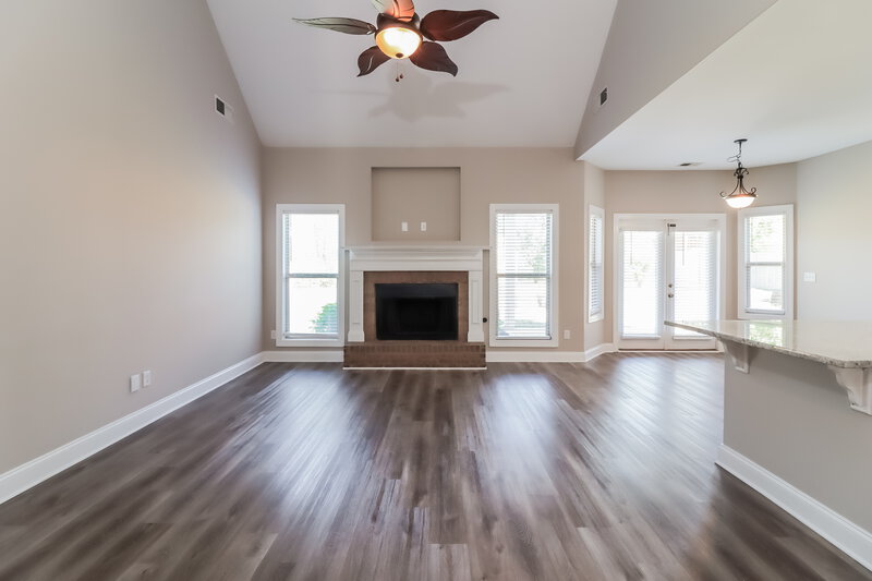2,255/Mo, 480 Saddle Chase Dr Bremen, GA 30110 Living Room View