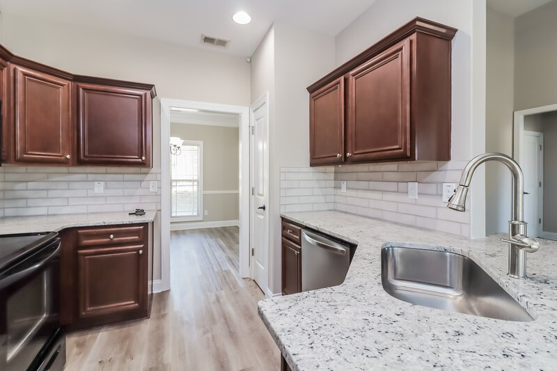 2,255/Mo, 480 Saddle Chase Dr Bremen, GA 30110 Kitchen View 2