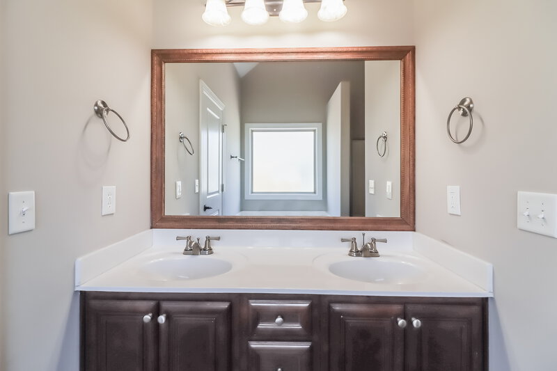 2,255/Mo, 480 Saddle Chase Dr Bremen, GA 30110 Main Bathroom View