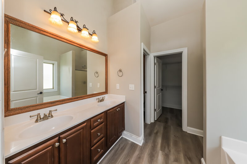 1,975/Mo, 480 Saddle Chase Dr Bremen, GA 30110 Main Bathroom View