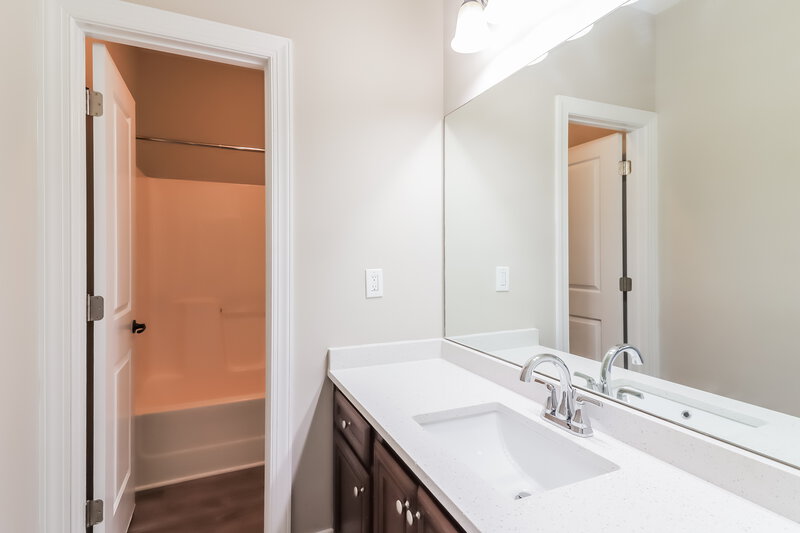 2,255/Mo, 480 Saddle Chase Dr Bremen, GA 30110 Bathroom View