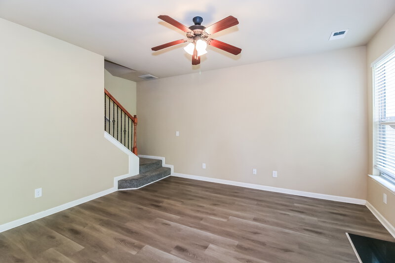 2,875/Mo, 9105 Overlook Dr Jonesboro, GA 30238 Living Room View 2