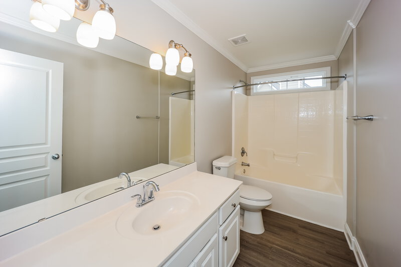 2,470/Mo, 126 The Boulevard Newnan, GA 30263 Bathroom View