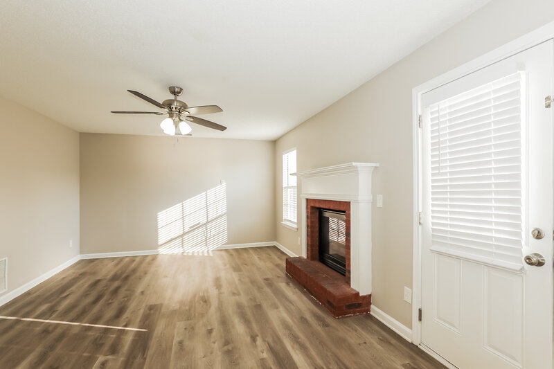2,310/Mo, 5713 Colonnade Dr Rex, GA 30273 Living Room View