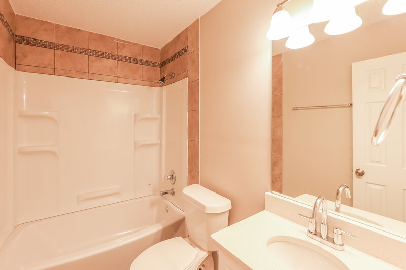 2,310/Mo, 5713 Colonnade Dr Rex, GA 30273 Bathroom View