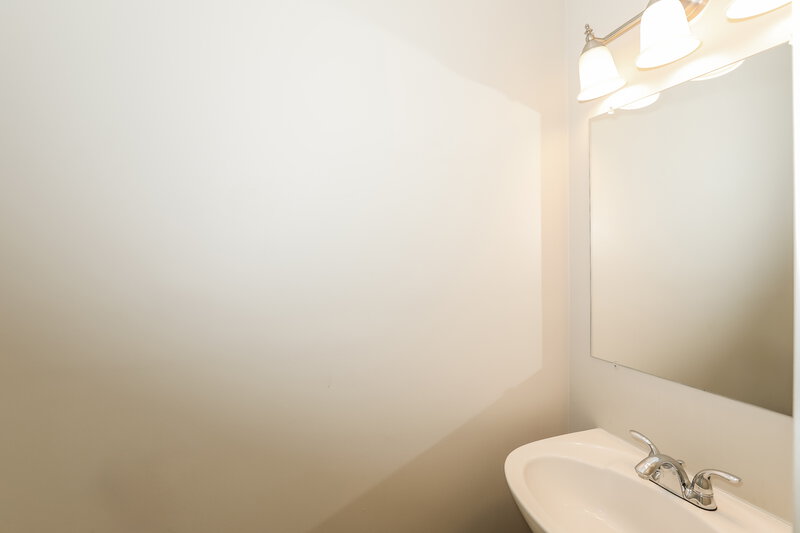 2,310/Mo, 5713 Colonnade Dr Rex, GA 30273 Bathroom View 2