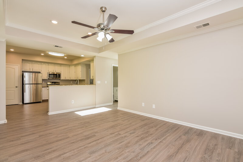 2,475/Mo, 505 Mountain Oaks Pkwy Stone Mountain, GA 30087 Living Room View 2