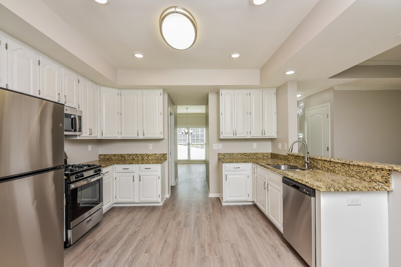 2,475/Mo, 505 Mountain Oaks Pkwy Stone Mountain, GA 30087 Kitchen View