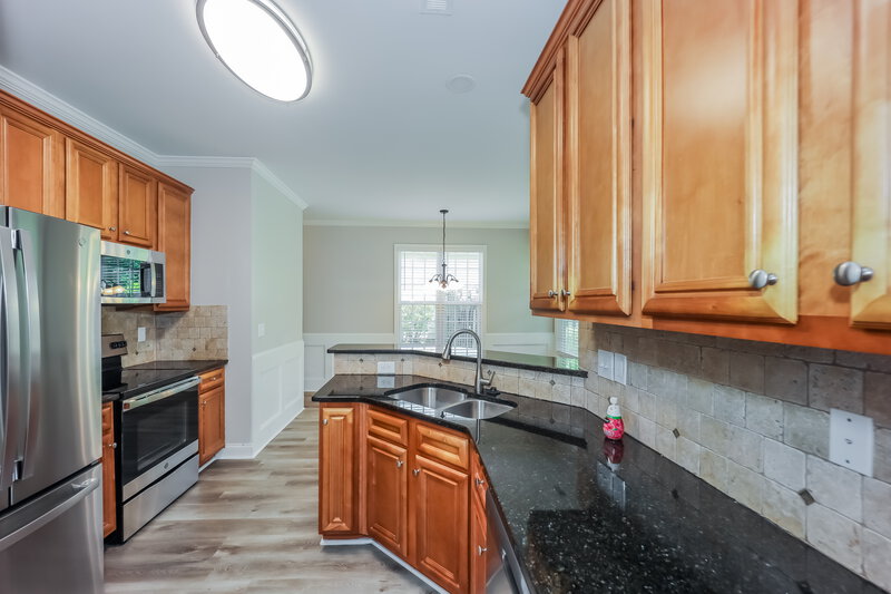 2,500/Mo, 30 Camden Way Newnan, GA 30265 Kitchen View
