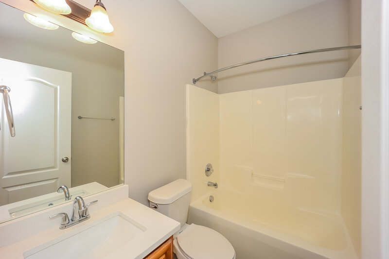 2,500/Mo, 30 Camden Way Newnan, GA 30265 Bathroom View
