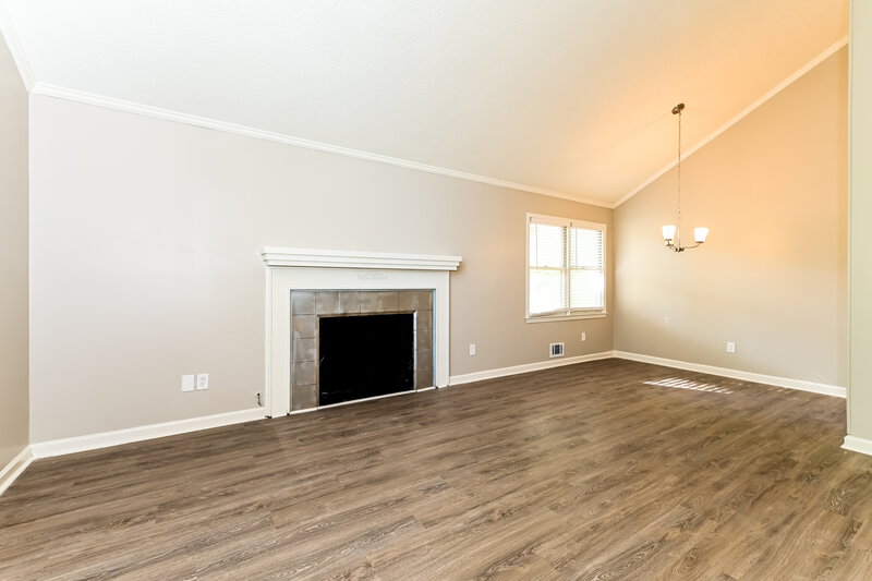 1,870/Mo, 430 Rosehill Dr McDonough, GA 30253 Living Room View 2