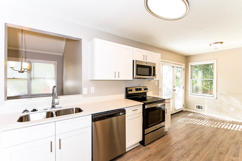 1,870/Mo, 430 Rosehill Dr McDonough, GA 30253 Kitchen View