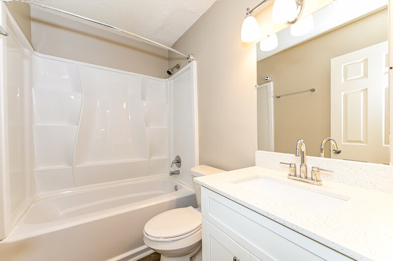 1,870/Mo, 430 Rosehill Dr McDonough, GA 30253 Bathroom View