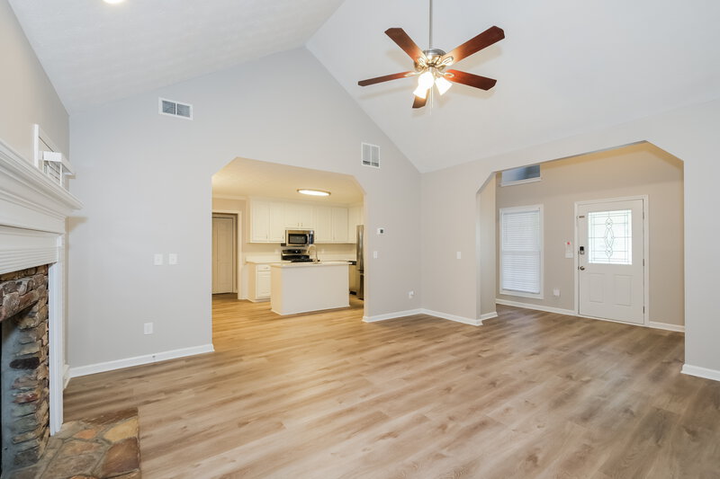 1,980/Mo, 40 Dunning Keep Covington, GA 30016 Living Room View