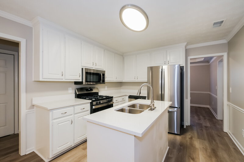 1,980/Mo, 40 Dunning Keep Covington, GA 30016 Kitchen View