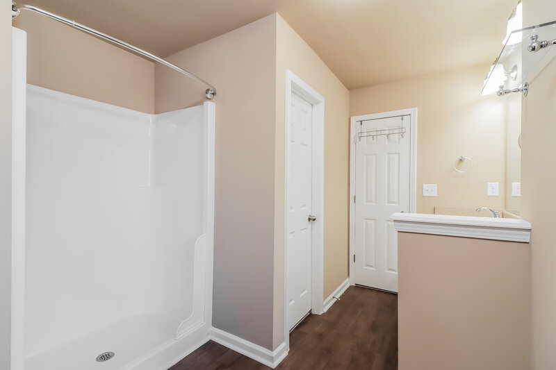 2,170/Mo, 115 Quarry Cir Griffin, GA 30224 Main Bathroom View 2