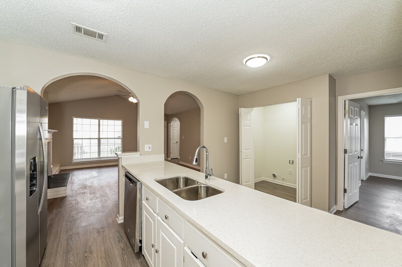 1,735/Mo, 6725 Biscayne Blvd Rex, GA 30273 Kitchen View 2