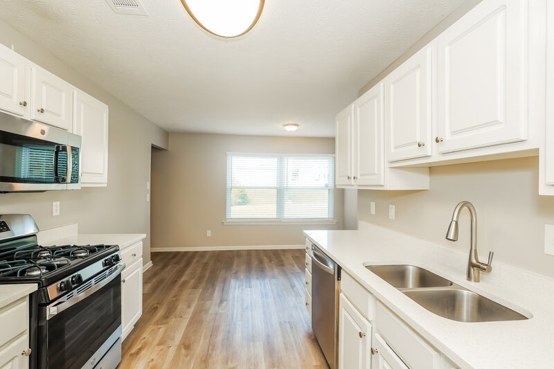 2,240/Mo, 10841 Paladin Dr Hampton, GA 30228 Kitchen View