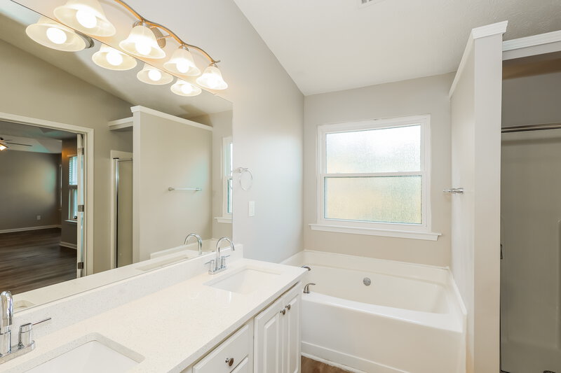 2,240/Mo, 10841 Paladin Dr Hampton, GA 30228 Main Bathroom View