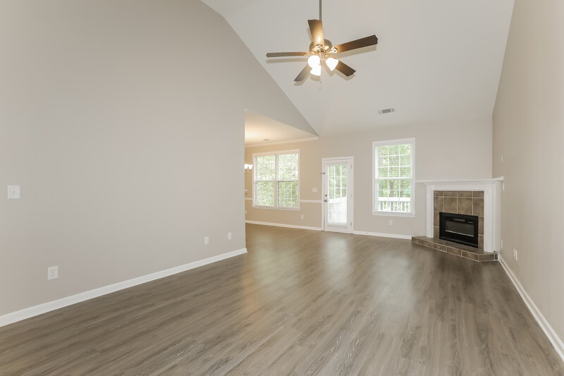 2,615/Mo, 2452 Temple View Dr Snellville, GA 30078 Living Room View