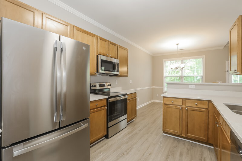 2,615/Mo, 2452 Temple View Dr Snellville, GA 30078 Kitchen View 2