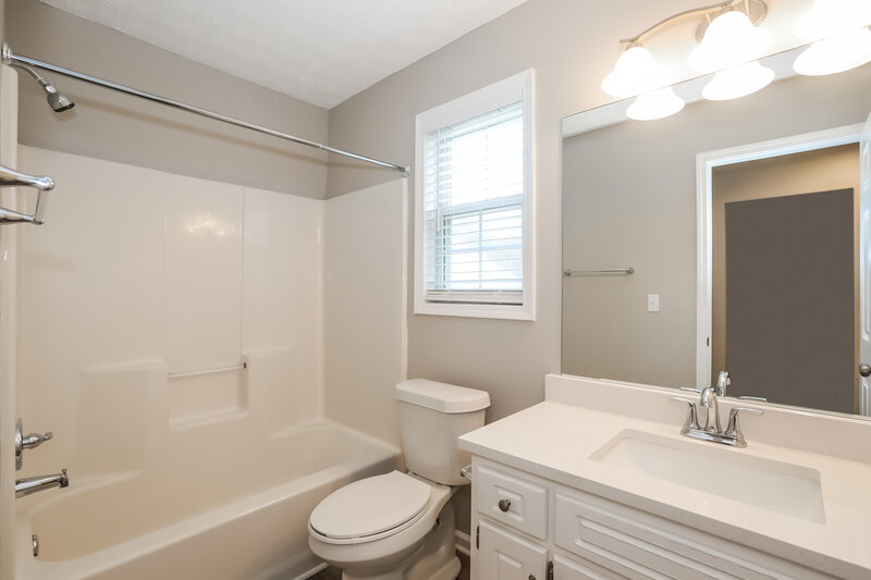 2,325/Mo, 511 Saddle Ridge Dr Bethlehem, GA 30620 Bathroom View