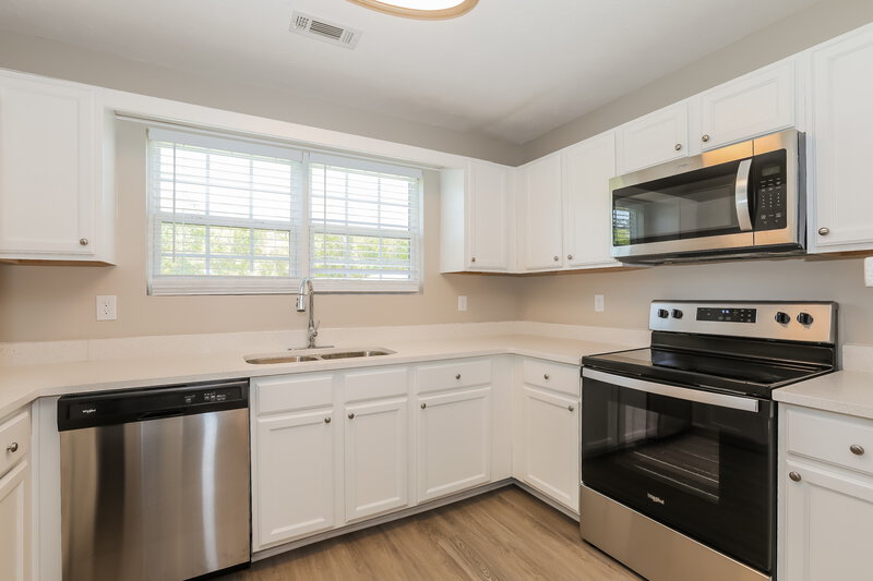 2,940/Mo, 1052 Navaho Trl Monroe, GA 30655 Kitchen View