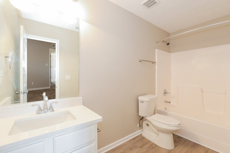 2,940/Mo, 1052 Navaho Trl Monroe, GA 30655 Bathroom View 2