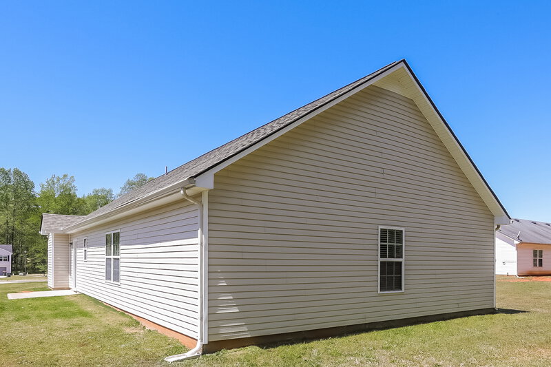 2,940/Mo, 1052 Navaho Trl Monroe, GA 30655 Rear View