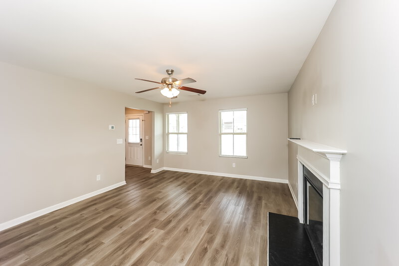 2,170/Mo, 100 Quarry Cir Griffin, GA 30224 Living Room View 2