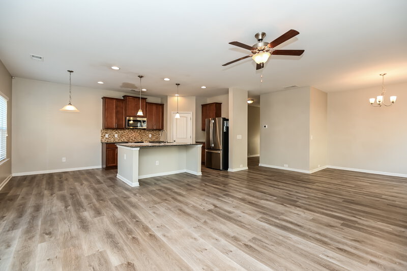 2,180/Mo, 194 Renford Rd Ball Ground, GA 30107 Living Room View 2