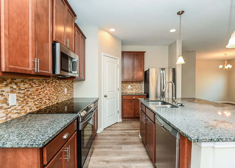 2,180/Mo, 194 Renford Rd Ball Ground, GA 30107 Kitchen View