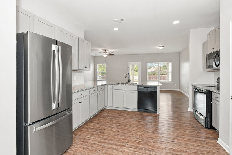 1,970/Mo, 23 Woody Way NW Adairsville, GA 30103 Kitchen View 2