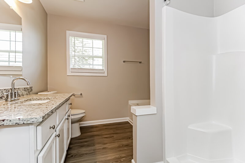 1,725/Mo, 108 W Bridge Dr Dallas, GA 30157 Main Bathroom View