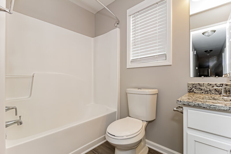 1,725/Mo, 108 W Bridge Dr Dallas, GA 30157 Bathroom View