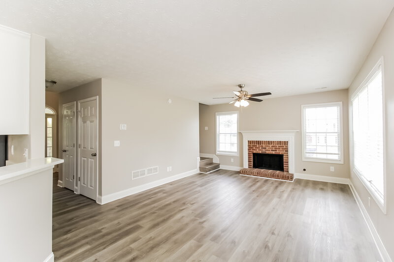 2,640/Mo, 125 Moss Pointe Dr McDonough, GA 30253 Living Room View