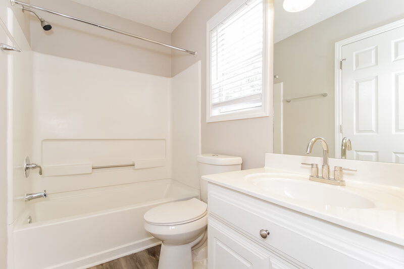 2,640/Mo, 125 Moss Pointe Dr McDonough, GA 30253 Bathroom View