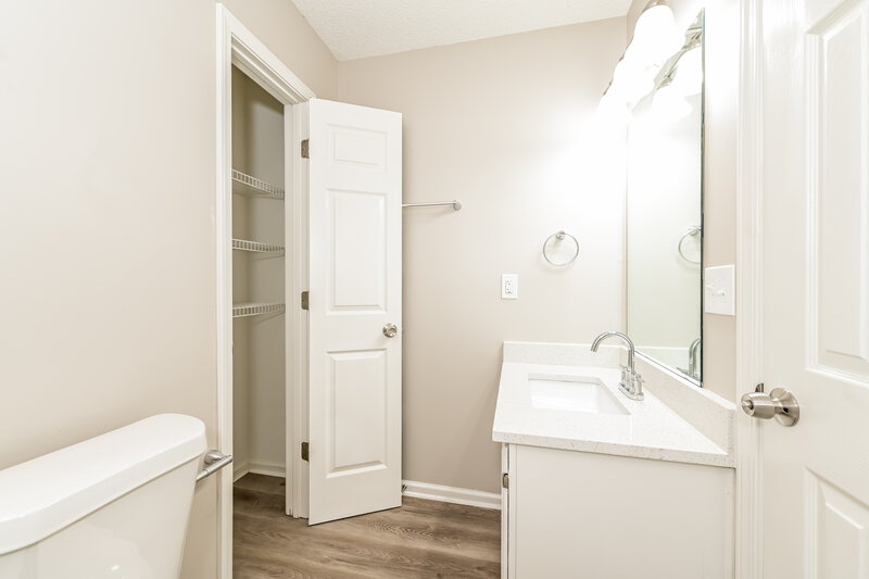 2,580/Mo, 277 Village Dr McDonough, GA 30253 Main Bathroom View