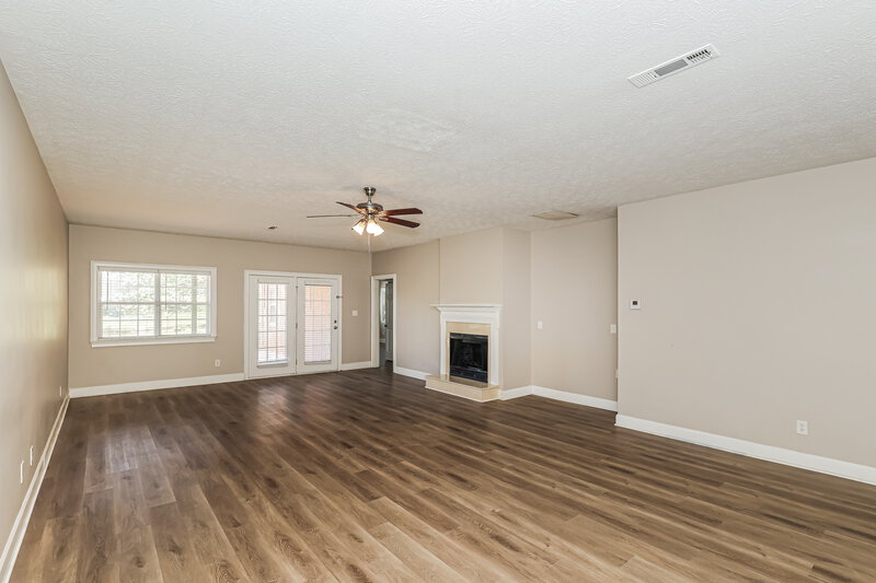 2,715/Mo, 495 Fairway Ct Newnan, GA 30265 Living Room View 2