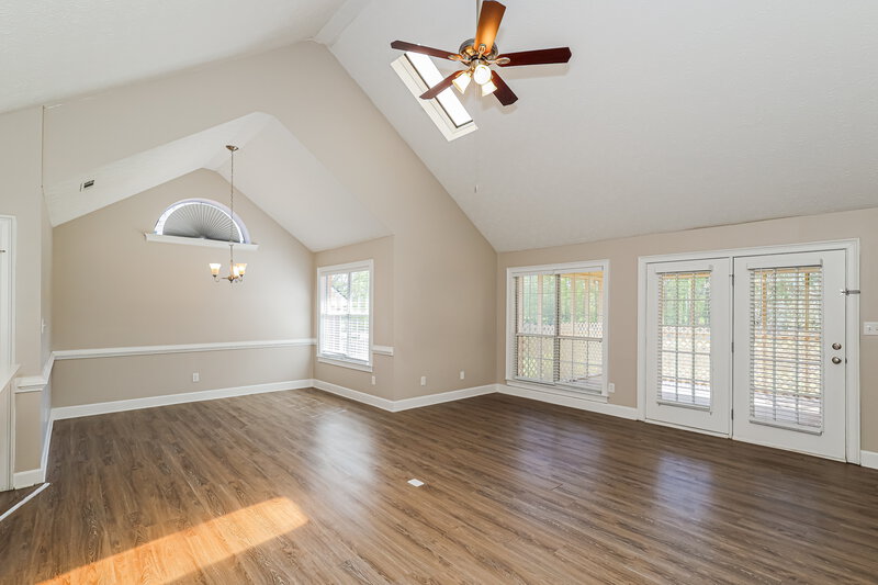 2,715/Mo, 495 Fairway Ct Newnan, GA 30265 Living Room View 3