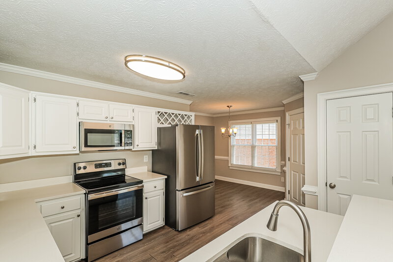 2,715/Mo, 495 Fairway Ct Newnan, GA 30265 Kitchen View
