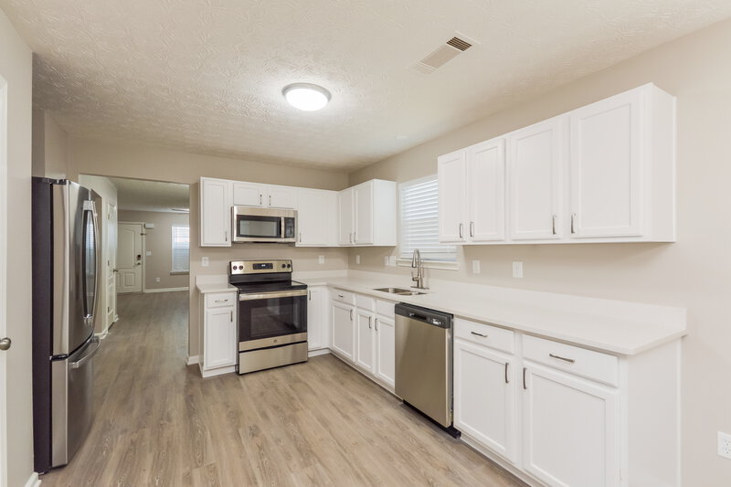 1,660/Mo, 210 Victoria Blvd Oxford, GA 30054 Kitchen View