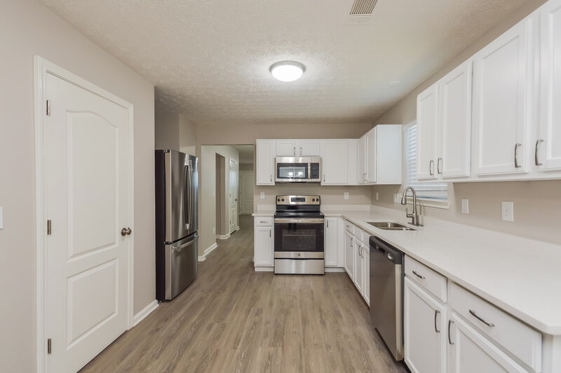 1,660/Mo, 210 Victoria Blvd Oxford, GA 30054 Kitchen View 2